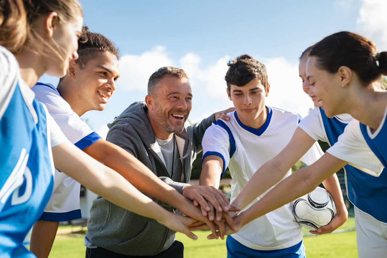 Psicólogo deportivo entrenando mentalidad con deportista en Bilbao